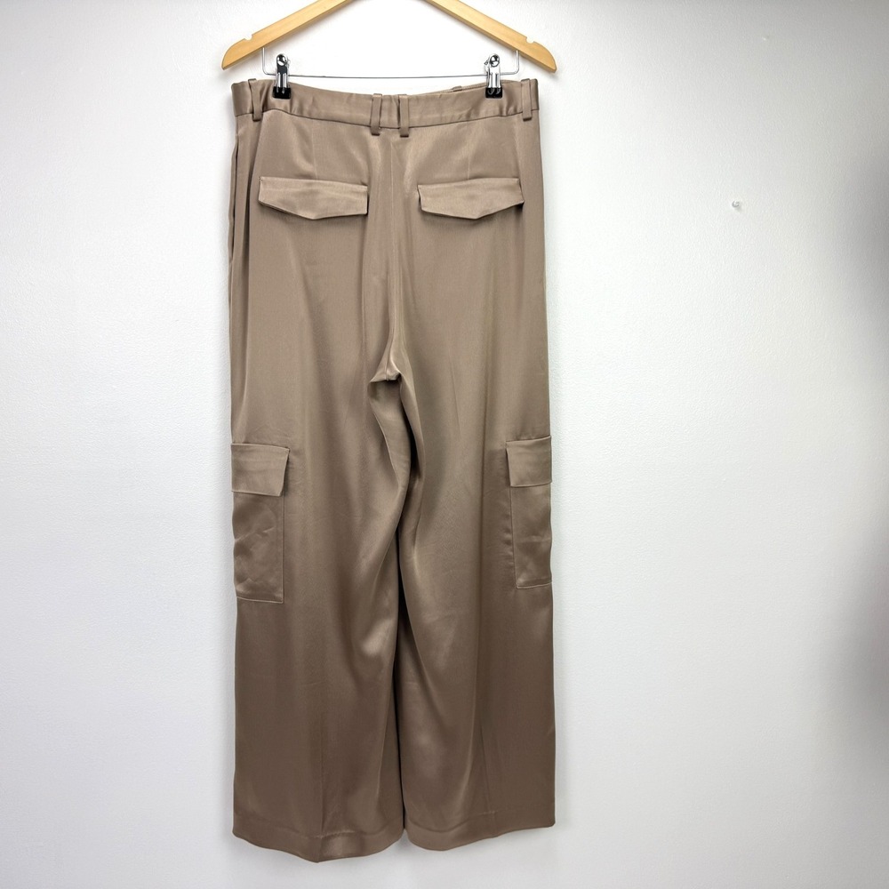Babaton Aritzia Outgoing Satin Cargo Pants Womens 12 Taupe Pleated Party Holiday - Picture 4 of 15